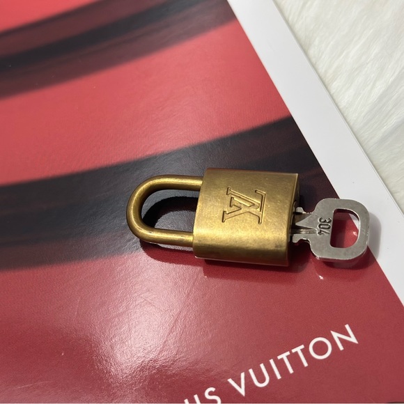 LV lock set #304 - Picture 1 of 3